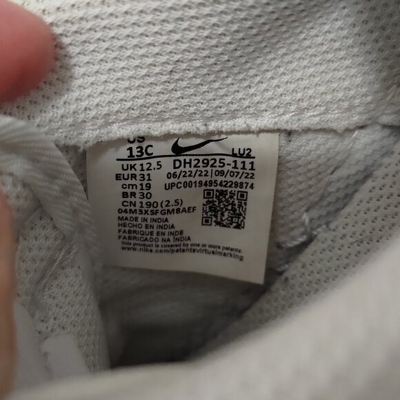 Nike kids 13C sneakers - size 13 children's shoes - Picture 8 of 11